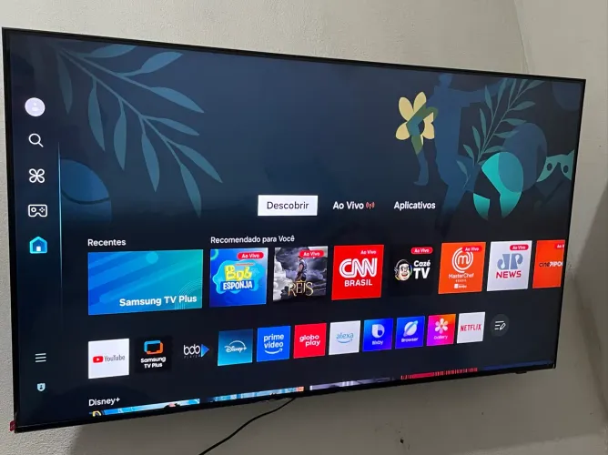 Smart Tv 55 polegadas por Samsung 4k cristal muito nova