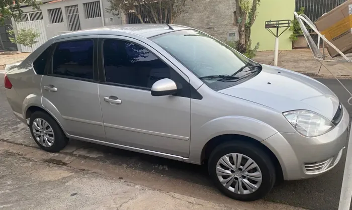 Ford Fiesta Sedan 1.0 8V Flex 4P 2007