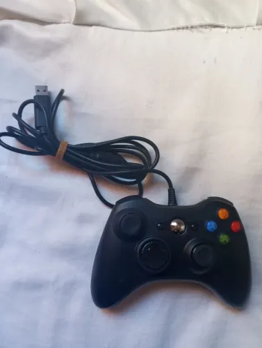 Controle Xbox 360 com fio (genérico Inova)
