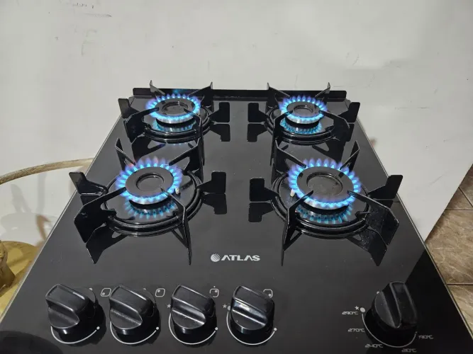 Fogão Semi Novo, acendimento automático, Entrego também!!