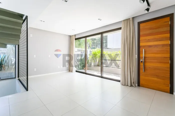 Casa em condomínio à venda com 3 dormitorios, 155 m2 de área útil, por R$ 1.650.000,00 na 
