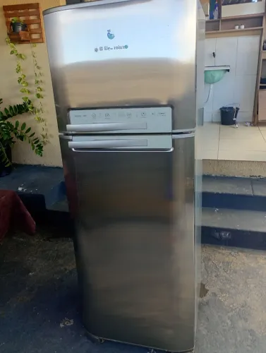 Geladeira eletrolux 