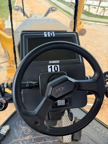 Vendo motoniveladora 2023