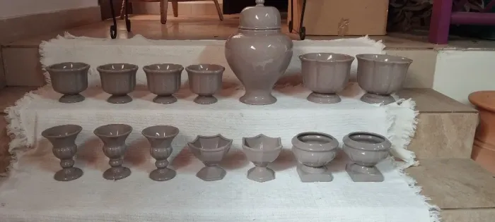 Kit de peças decorativas de cerâmica em tom bege/nude de alto brilho