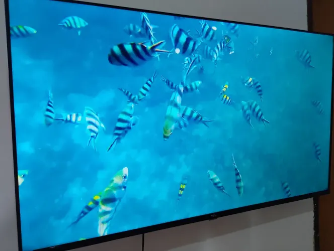 Smartv 40 polegadas TCL com Androidtv e comando de voz 
