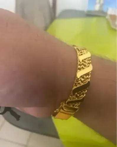 Vendo pulseira foliada ouro ótima qualidade valor: 140$
