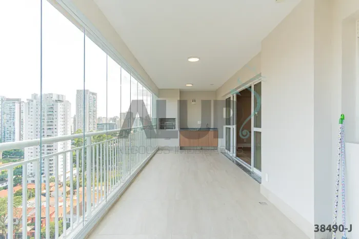 Apartamento para locação na Vila Cordeiro/Brooklin com 174m² e três suítes