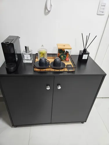 Armário Buffet com duas portas para Escritório em MDF Preto - Excelente Estado