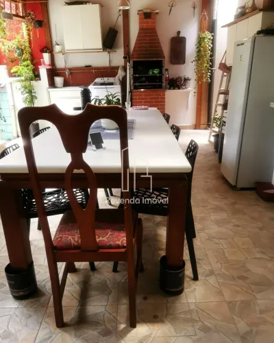 Imperdível! Casa de 4 quartos no Jardim das Flores, SP, com área gourmet e garagem para 2