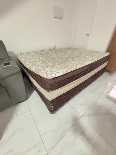 Cama unibox casal muito conservada
