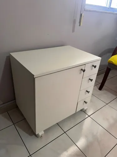 Gabinete Branco 4 Gavetas e 1 Porta com Rodízios - Semi Novo
