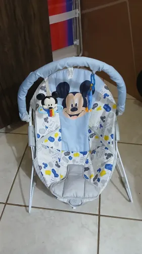 Cadeirinha de descanso de bebê