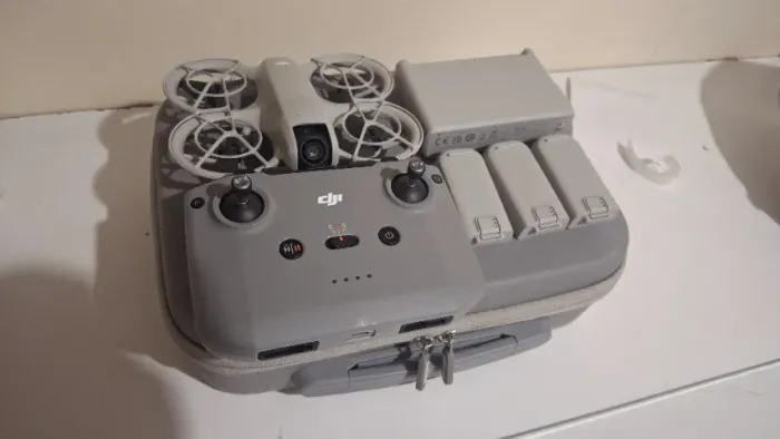 Drone DJI Neo - Fly More Combo