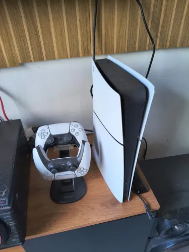 PS5 825GB 2 controles