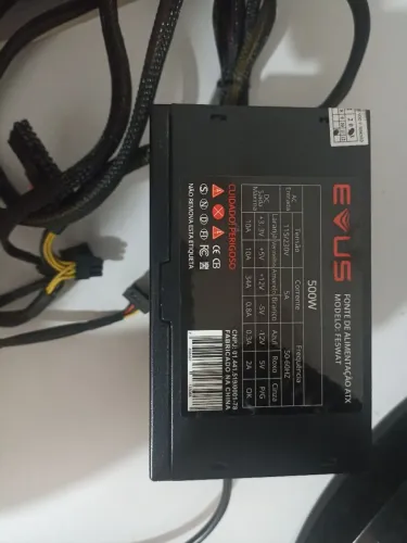 Fonte ATX 500w cabo revestido e resistente , a fonte está nova