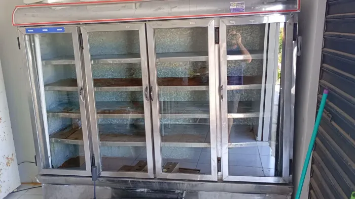 Expositor refrigerado 4 portas