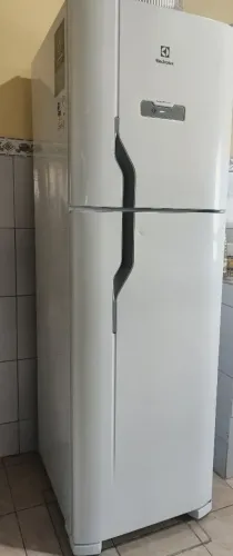 Geladeira Electrolux 400 litros