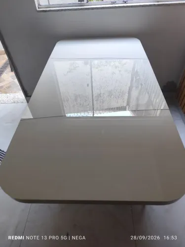 Mesa sem cadeiras