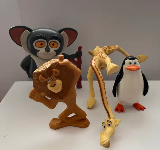 Kit 4 Bonecos Brinquedos Filme Madagascar Colecionáveis