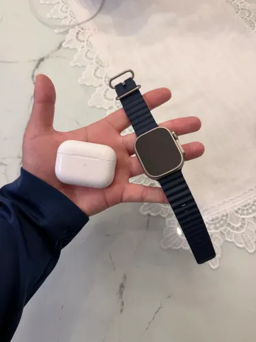 Apple Watch Ultra 2º geração e AirPods Pro 
