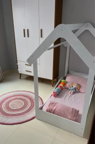 cama montessoriana de criança