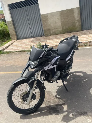 XRE 300 2023