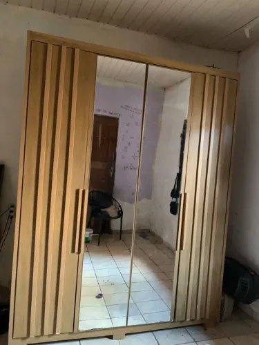 GUARDA ROUPA DE 4 PORTAS