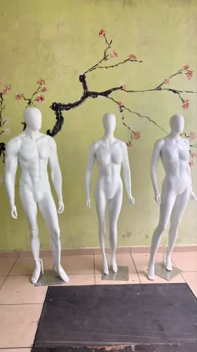 Manequim corpo inteiro 