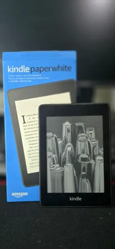 Kindle Paperwhite 10ª geração (na caixa com manual e cabo)