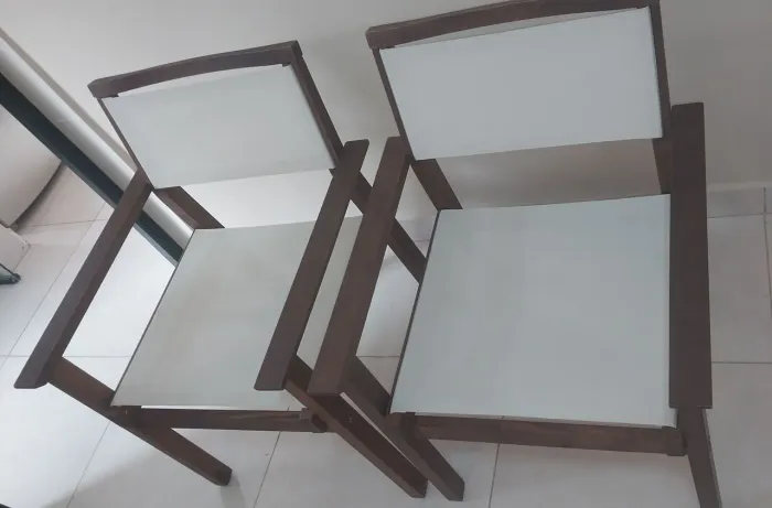 Jogo Cadeiras com Mesa c/ Vidro e mesinha de centro