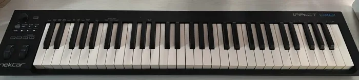 Controlador MÍDI Nektar Impact GX61