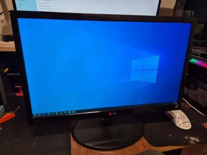 Monitor LED 22pol LG