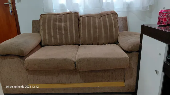 VENDE-SE SOFÁ DOIS LUGARES