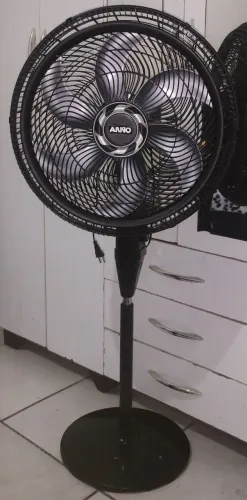 VENTILADOR ARNO DE 50 CM BEM CONSERVADO DOIS EM UM DE MESA E DE COLUNA 