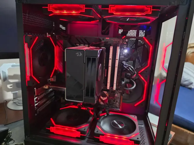 VENDO PC GAMER SOMENTE O GABINETE COMPLETO