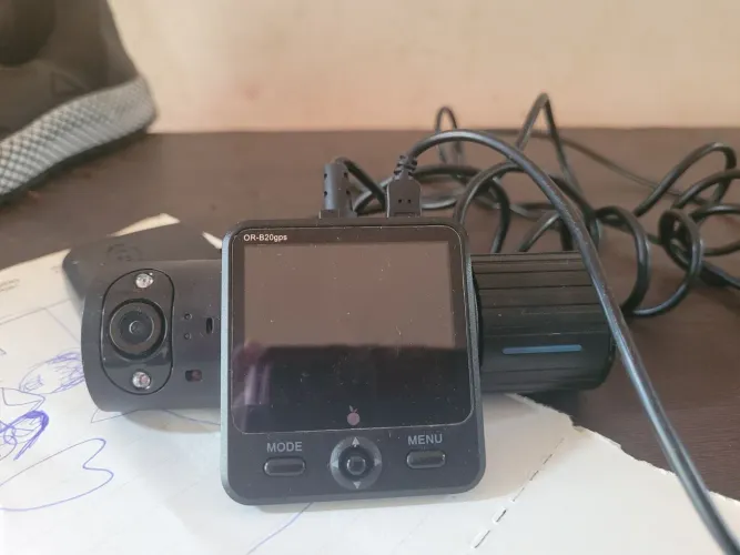 câmera veicular (dashcam) com GPS, modelo