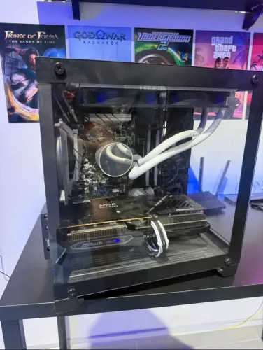 PC GAMER RX 7600 + Ryzen 5 5600X