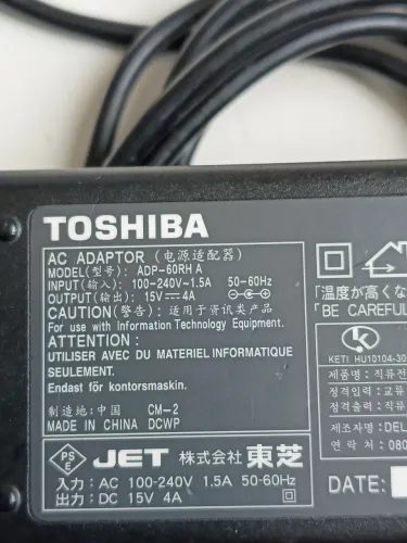 Fonte TOSHIBA 15V 4A