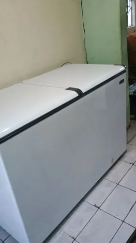 Freezer horizontal Esmaltec 437 litros semi-novo