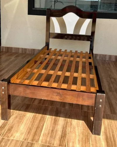 Cama de Solteiro (toda de madeira)