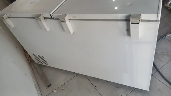 Vende-se freezer/cooperativa H500 Electrolux,semi novo 2 tampas horizontal 