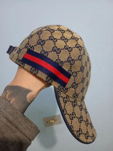 Gucci boné com faixa web g