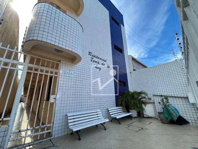 Apartamento com 2 dormitórios para alugar, 60 m² por R$ 1.547,26/mês - Farias Brito - Fort