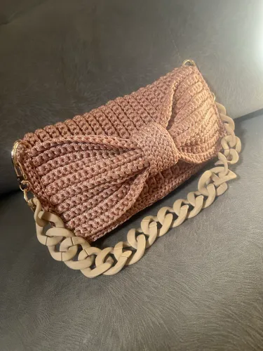 Bolsa de laço em crochê luxo