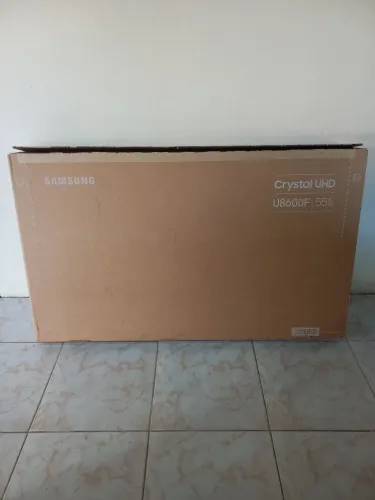 Vendo TV samsung cristal uhd 55 nova nunca usada 2100