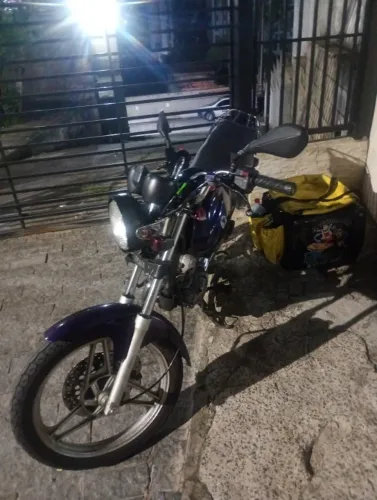 YBR 125 roxa 2002