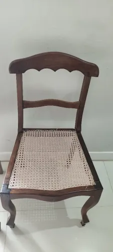 2 Cadeiras em Madeira Maciça com Palhinha - Estilo Clássico (para reparo)