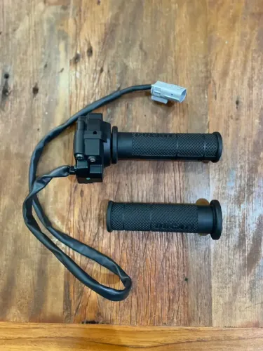 Conjunto De Punho Do Acelerador Ducati Multistrada 66020121b
