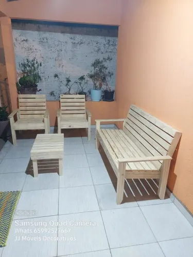 Conjunto poltrona, bancos e sofa de madeira 