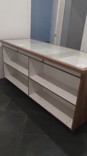 Balcão MDF coisa boa para loja 